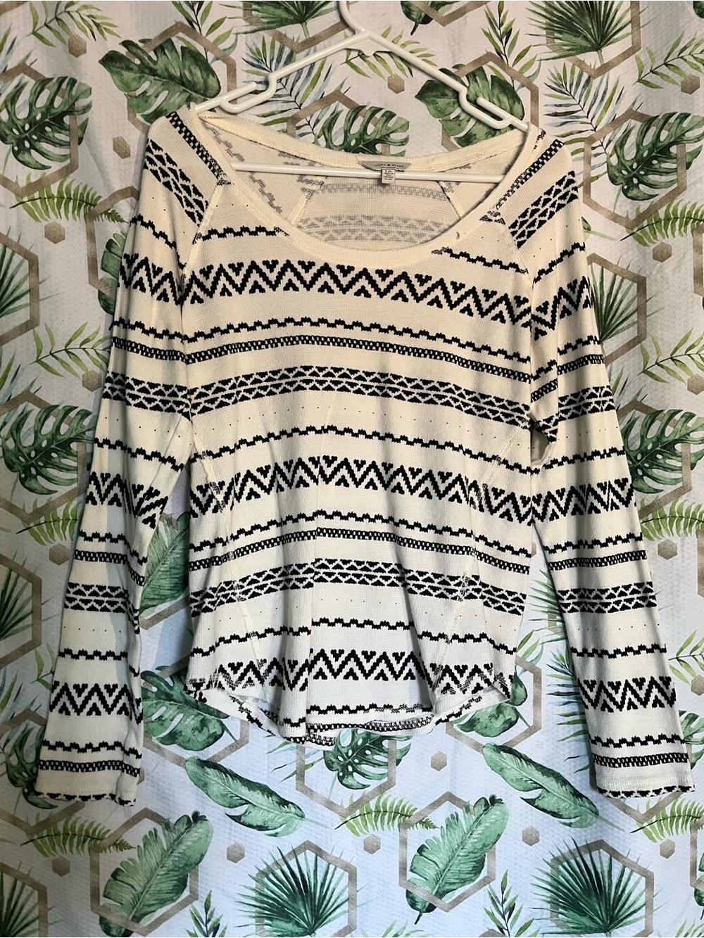 Lucky Brand Cream and Black Geo-Pattern Long-Sleeve Top